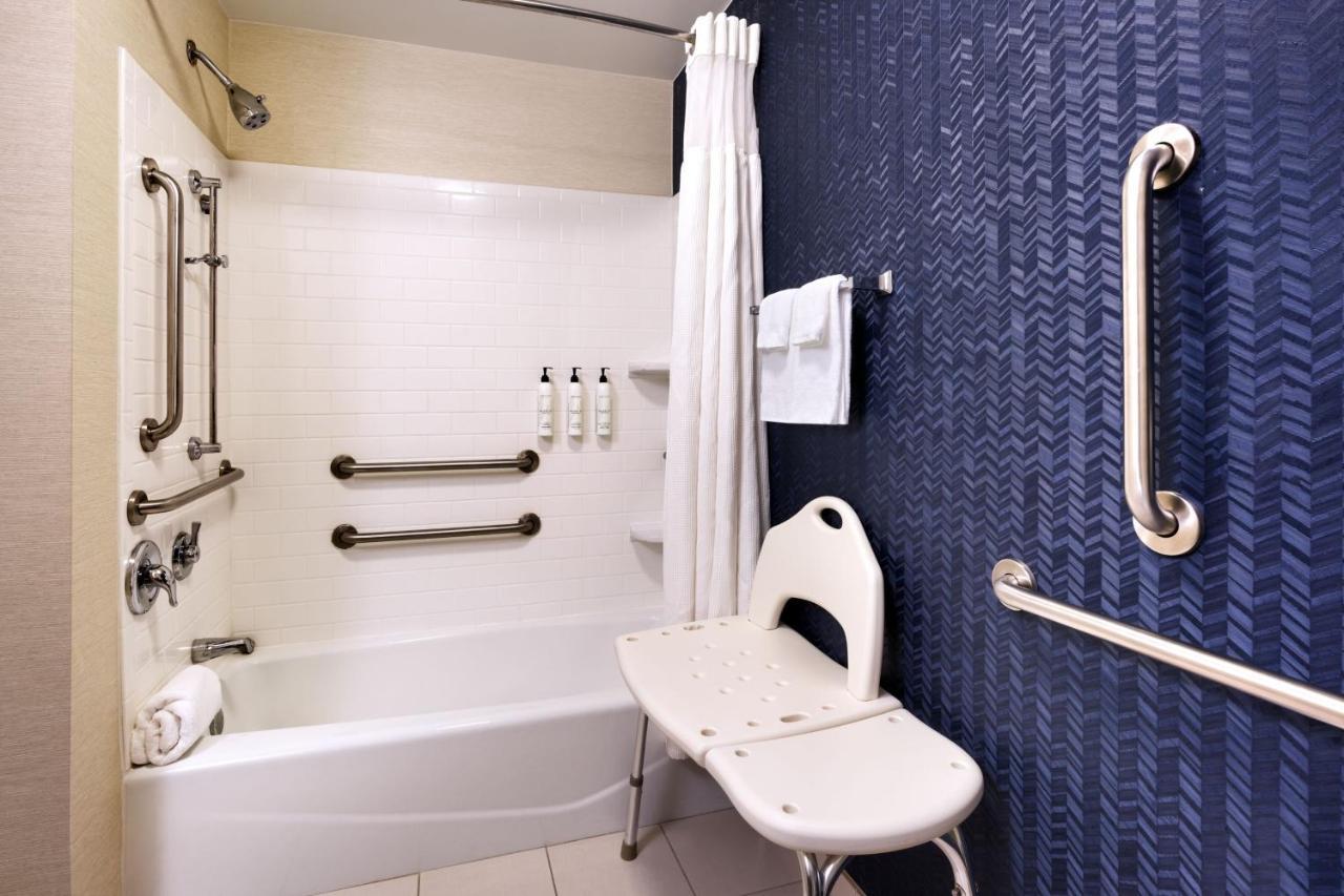 Hotel Fairfield & By Marriott 3*